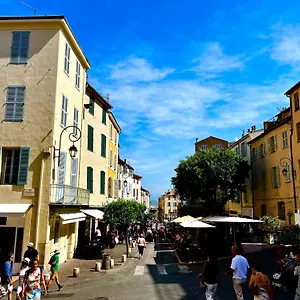 Superbe En Plein Centre Du Vieil Antibes